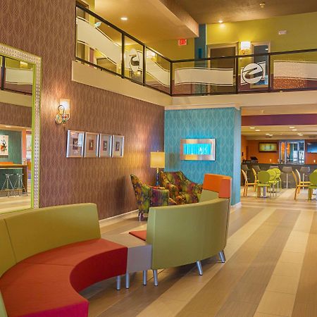 Clarion Inn & Suites Эвансвилл Экстерьер фото