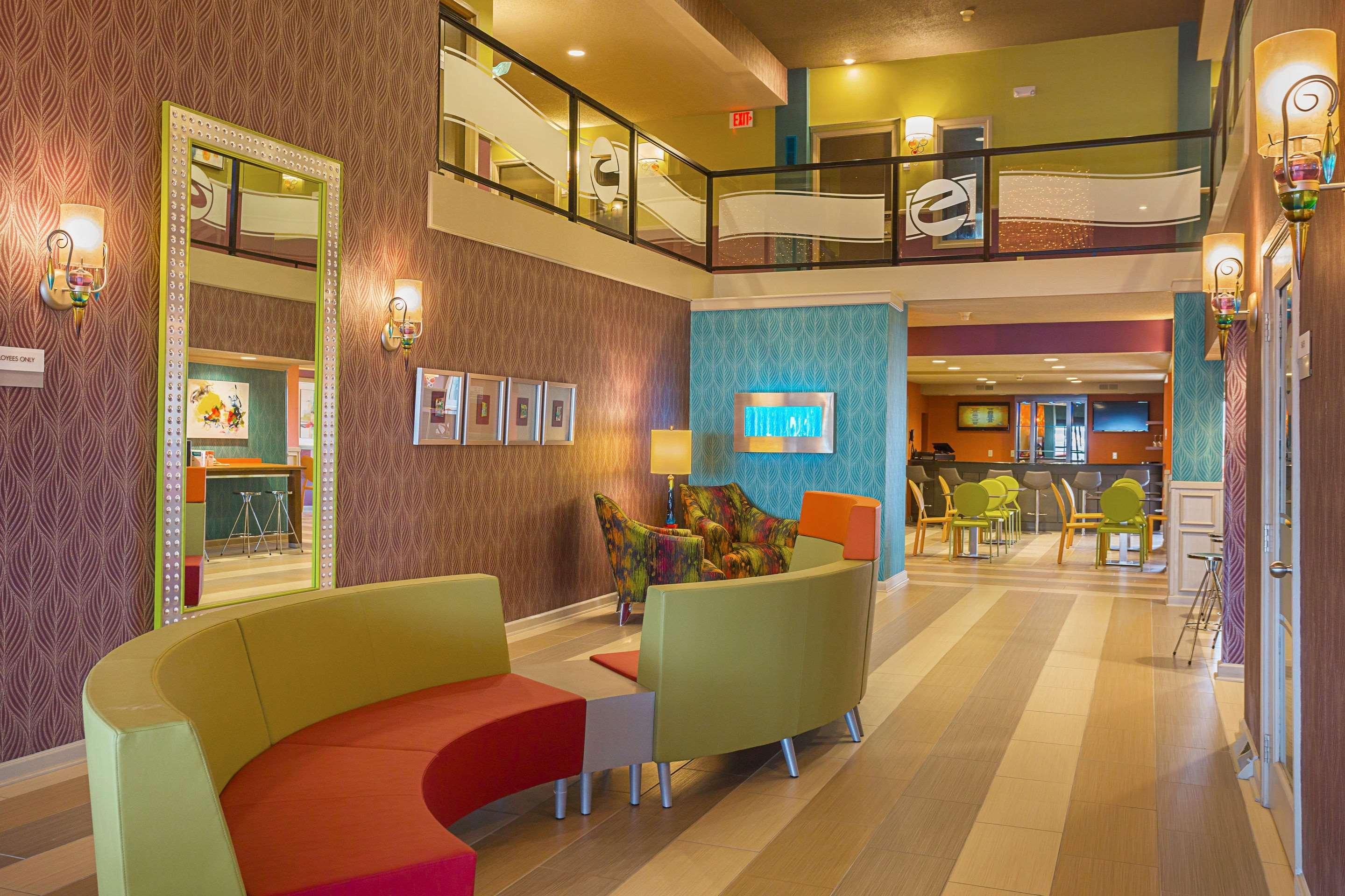 Clarion Inn & Suites Эвансвилл Экстерьер фото